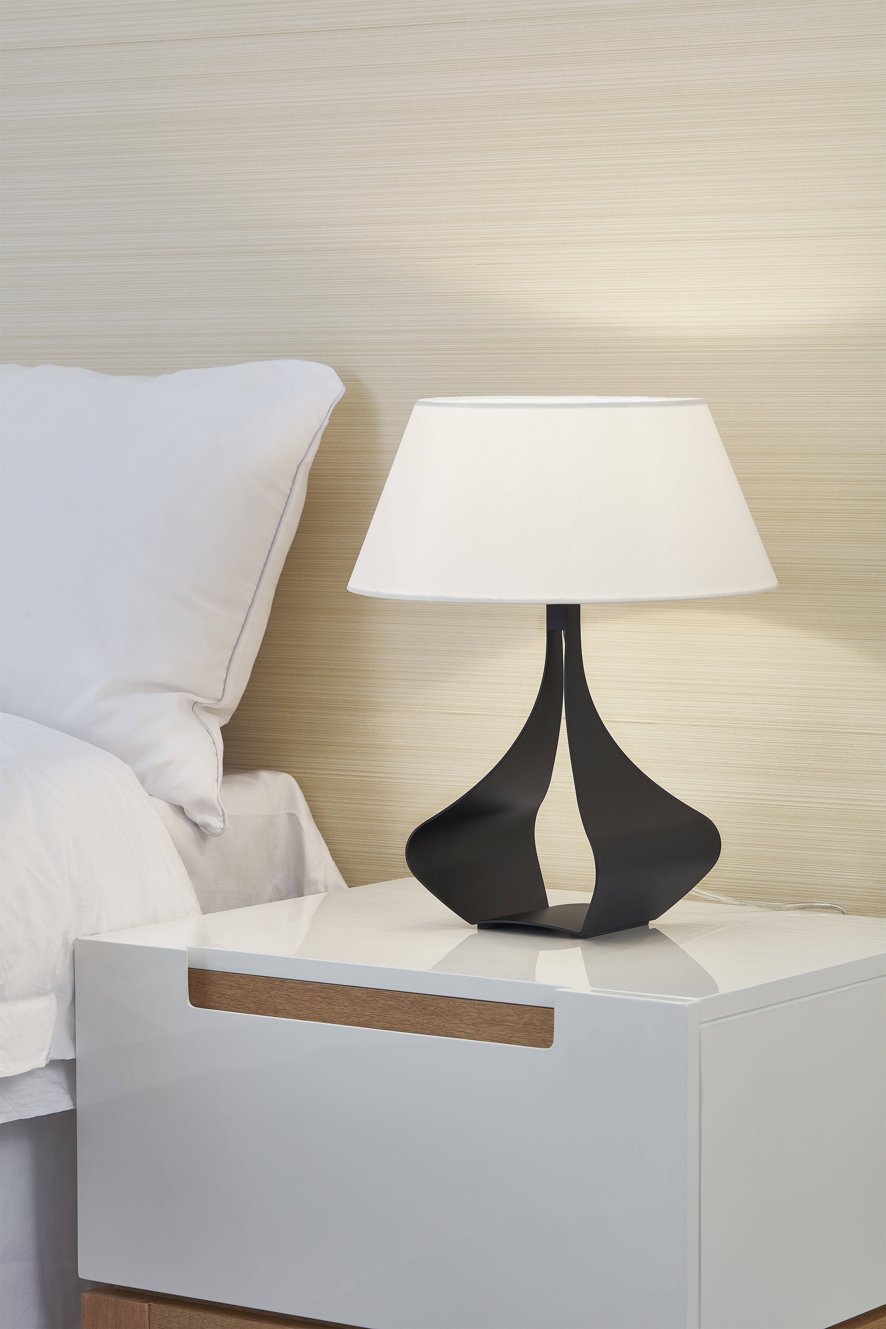 4023 Tom Table Lamp 