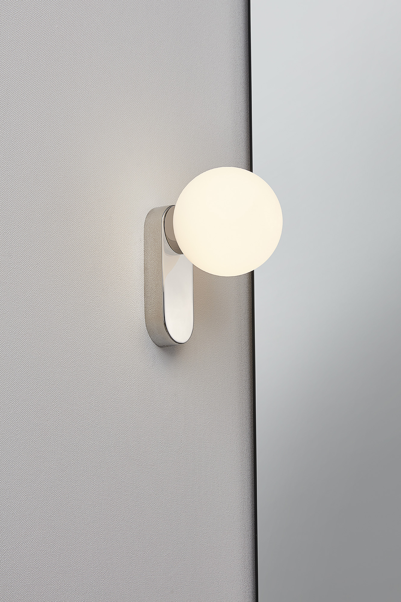 Bubble 1807 | bathroom wall lamp