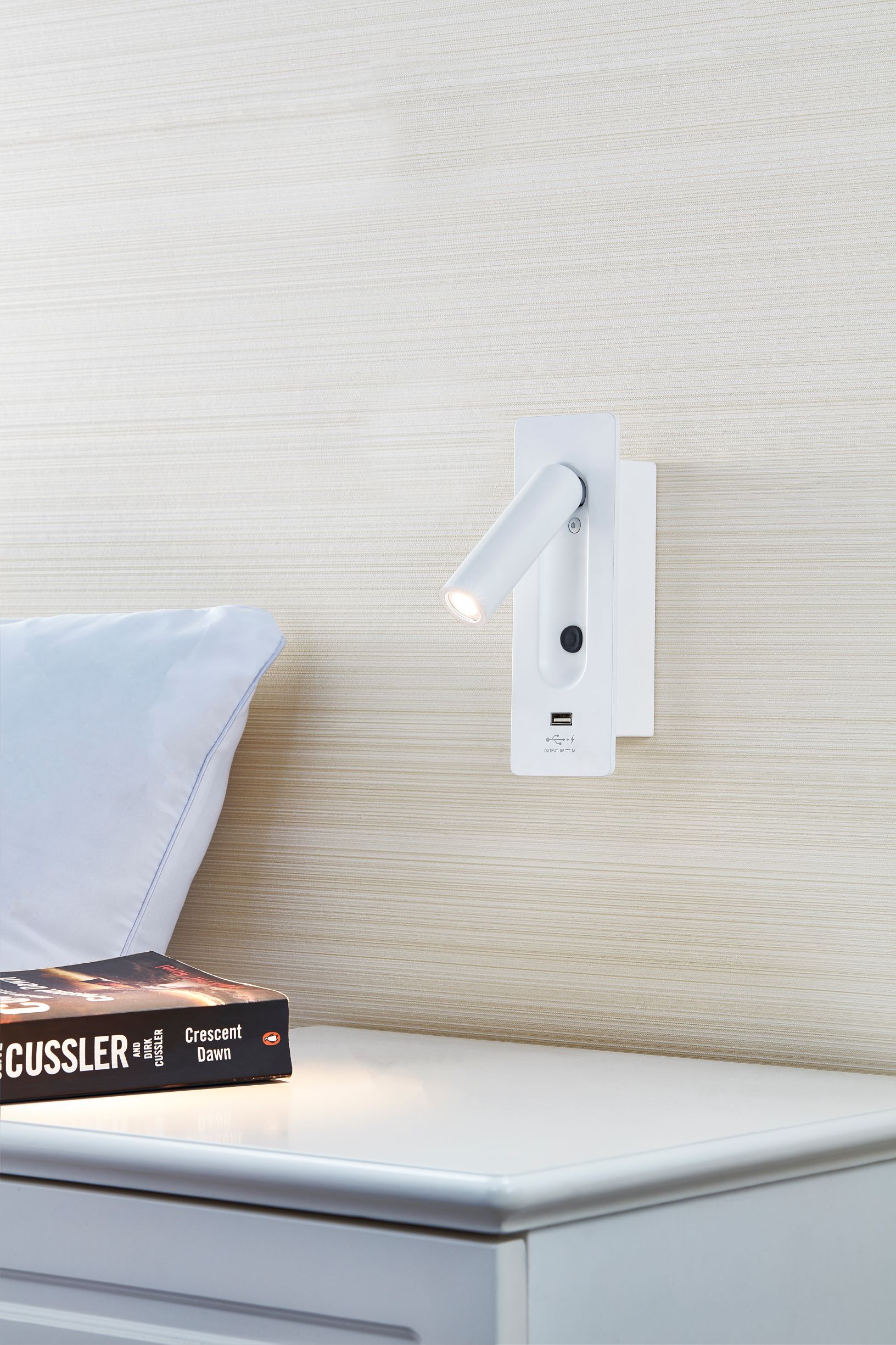 1891 Page Wall Lamp + USB + MDC Switch