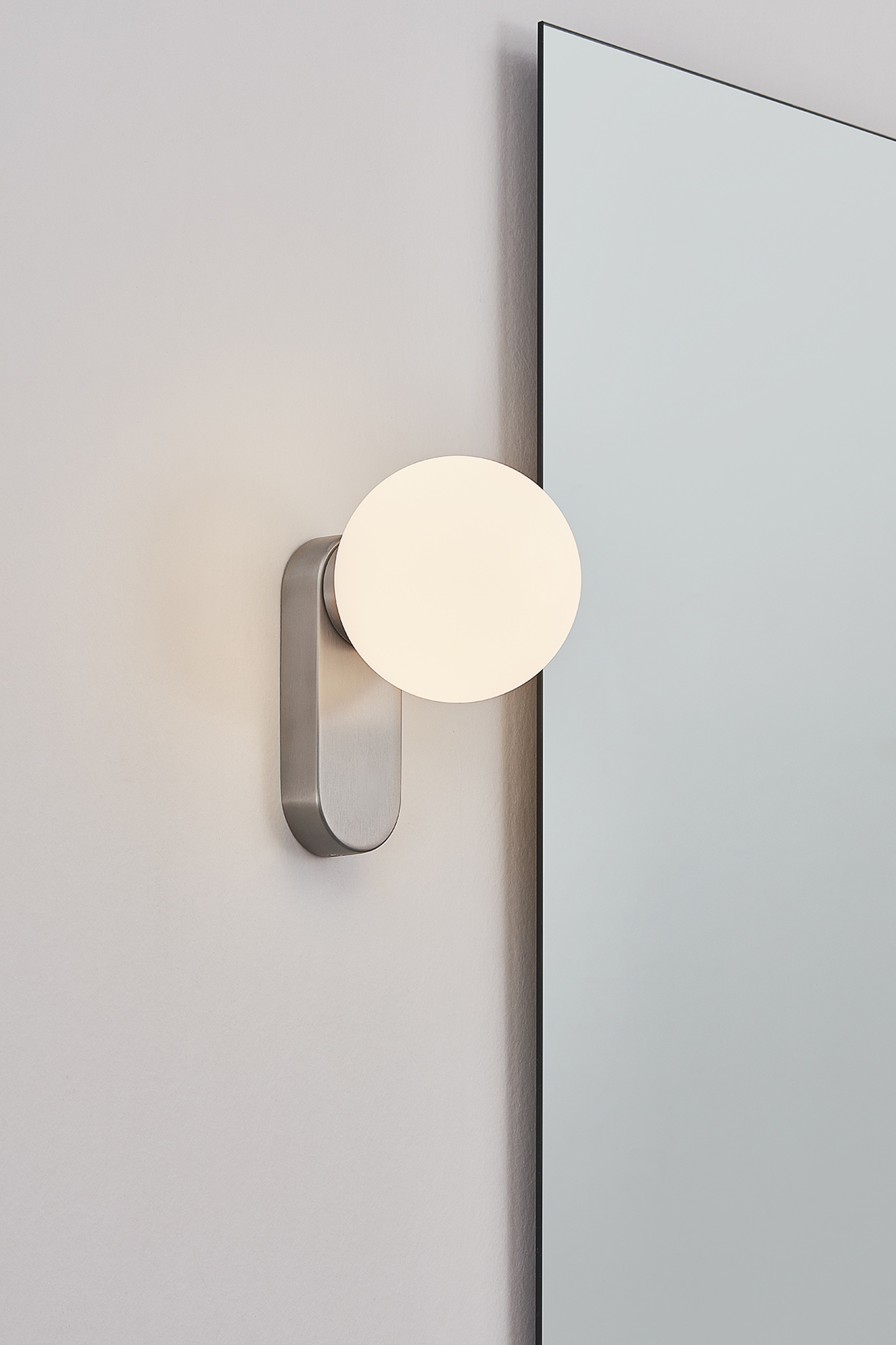 Bubble 1807 | bathroom wall lamp