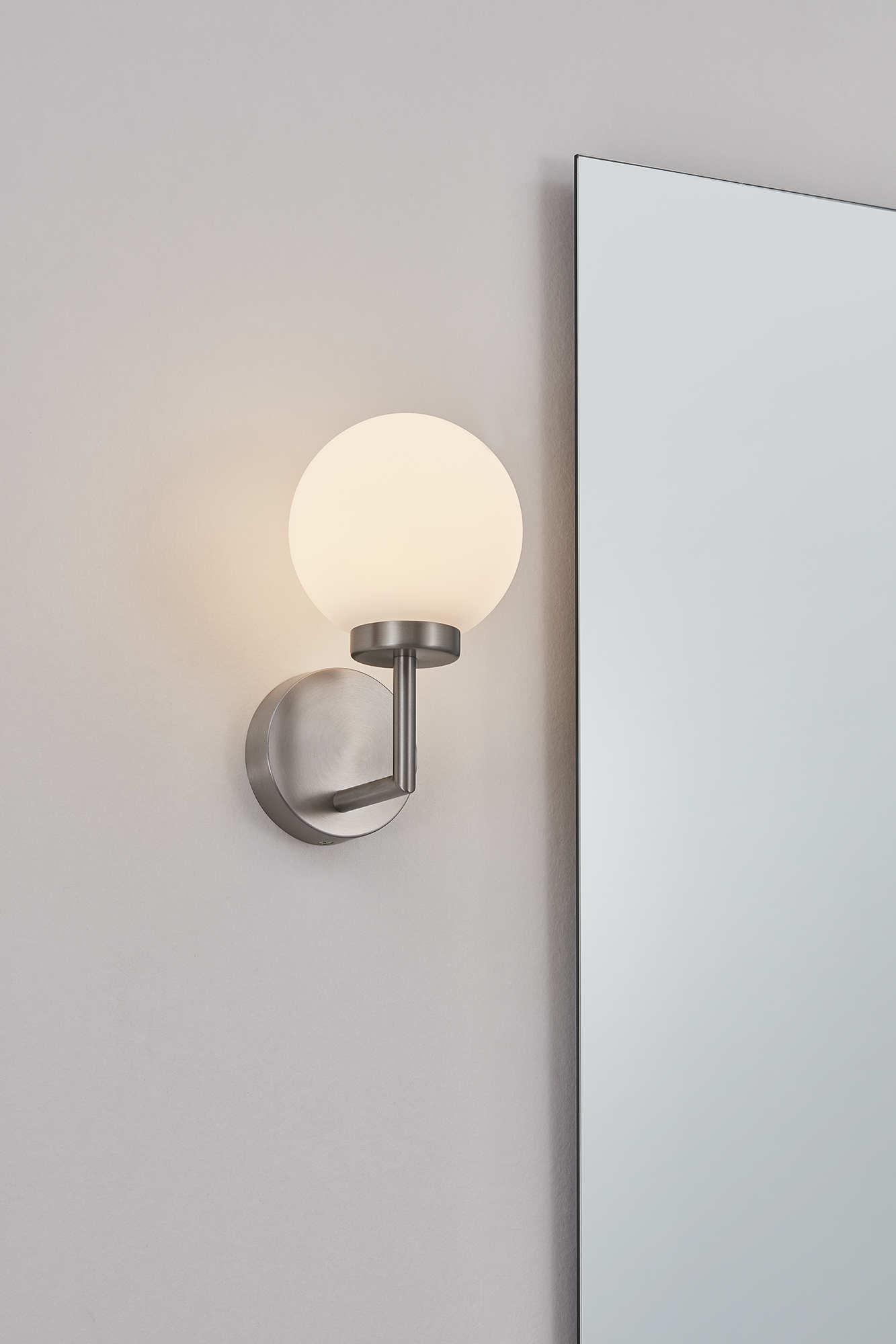 Pearl 1810 | Wall Lamp