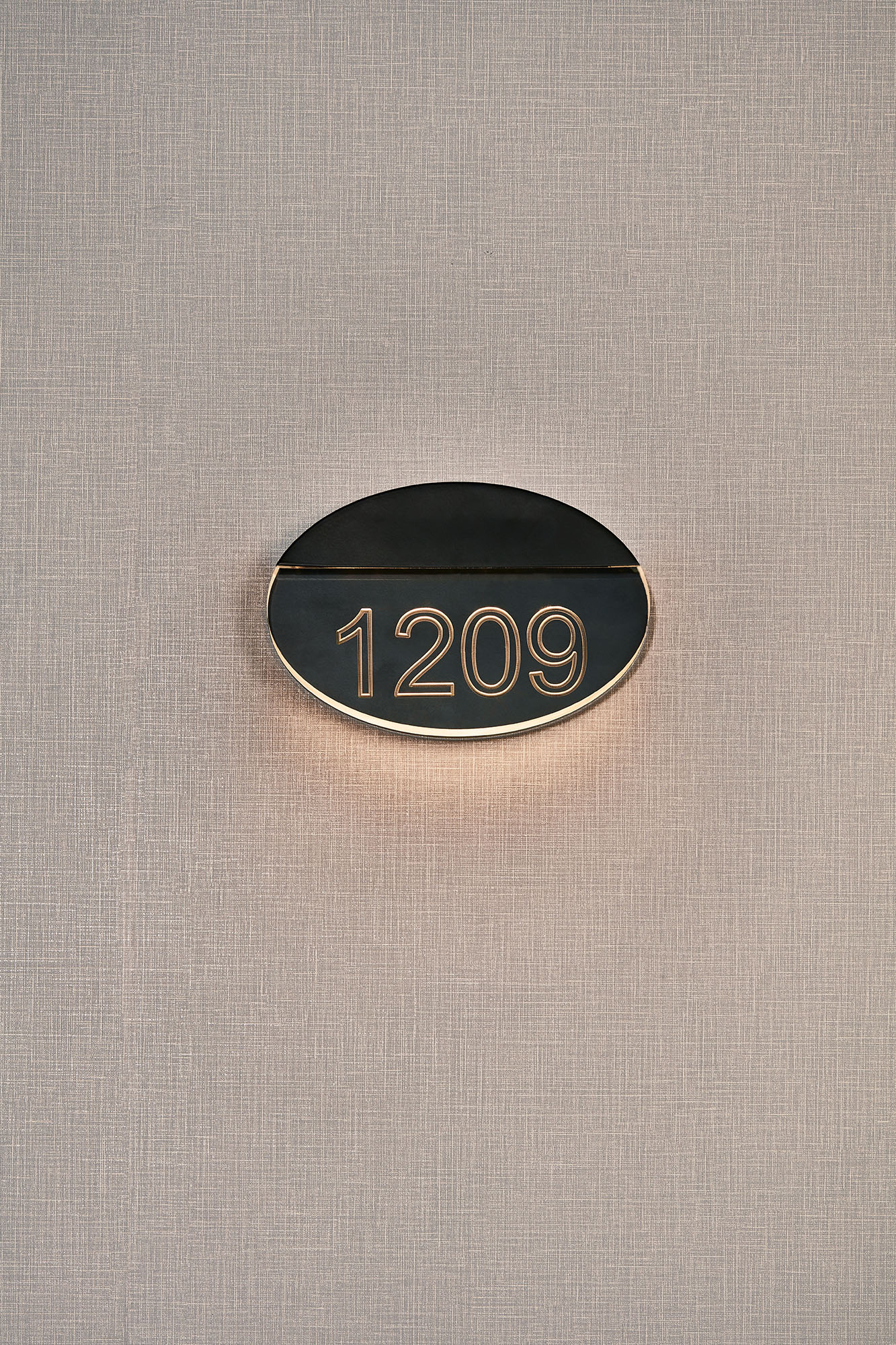 Homing 1854 | Doorplate Lamp