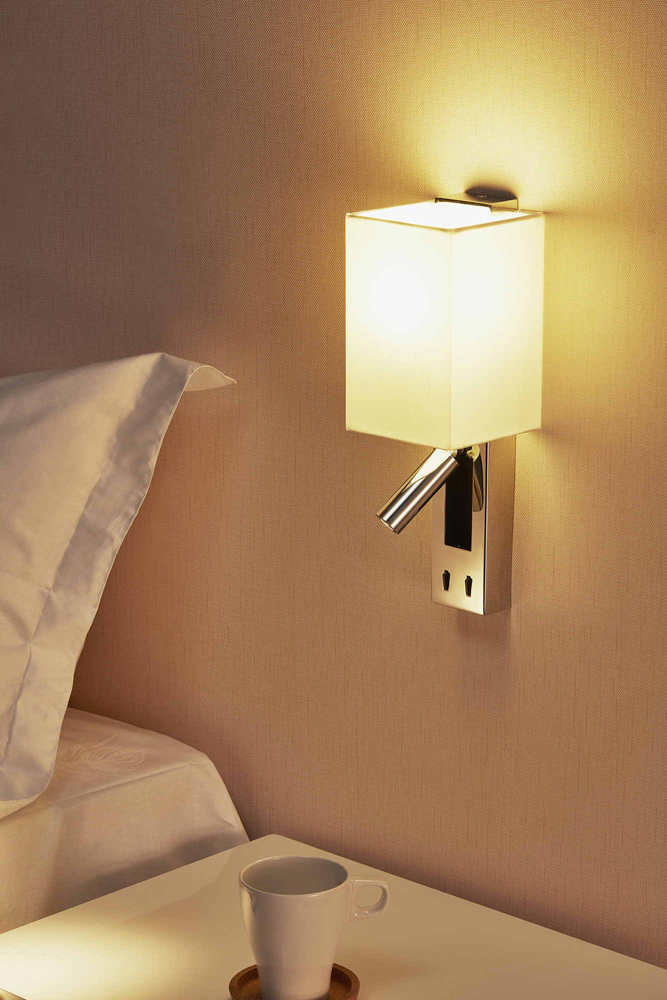 Byne 1745 | modern bedside lamps