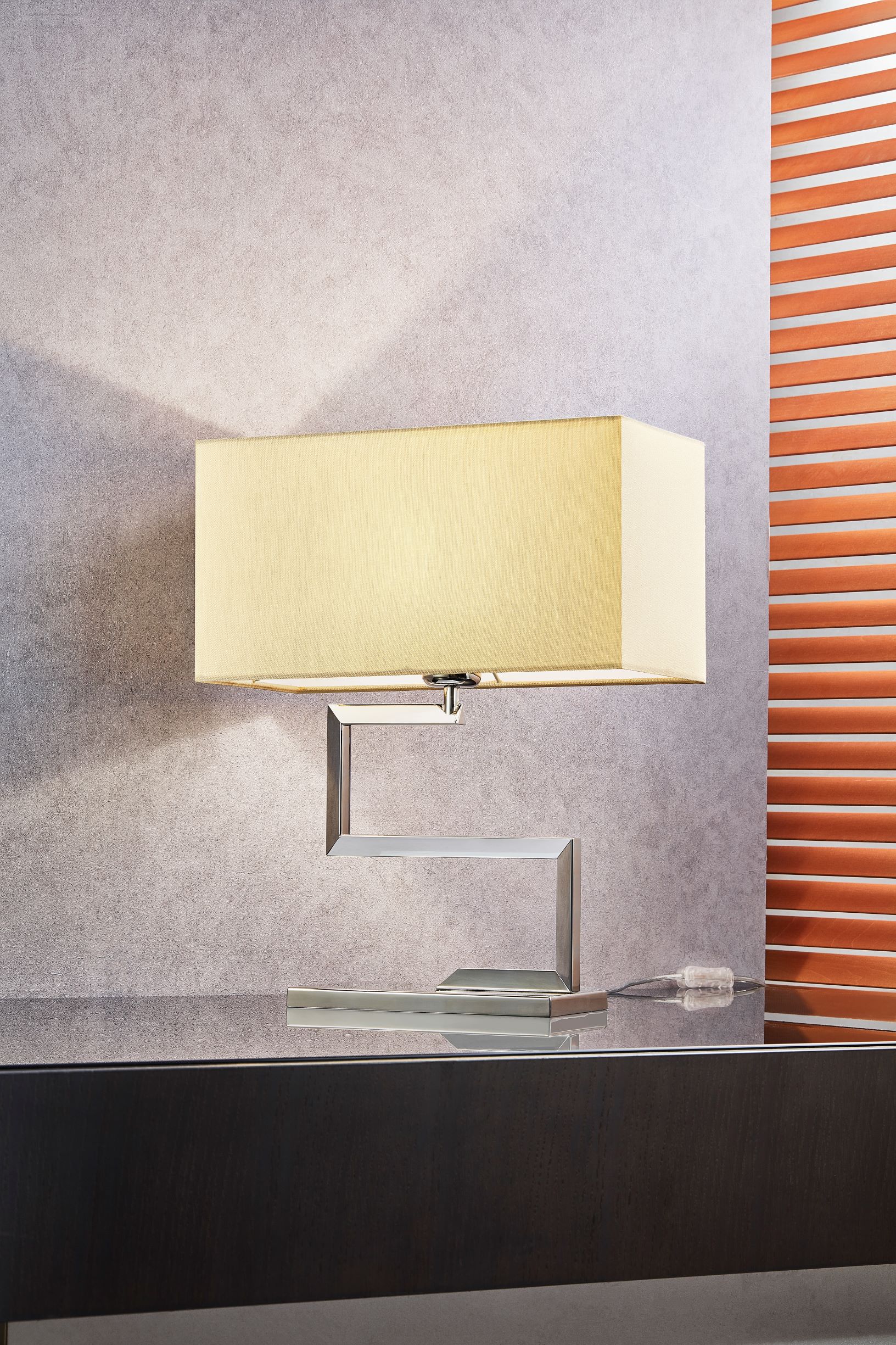 4921 Maze Table Lamp 